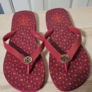 Tory Burch EUC Logo Medallion Flip Flop Sandals
